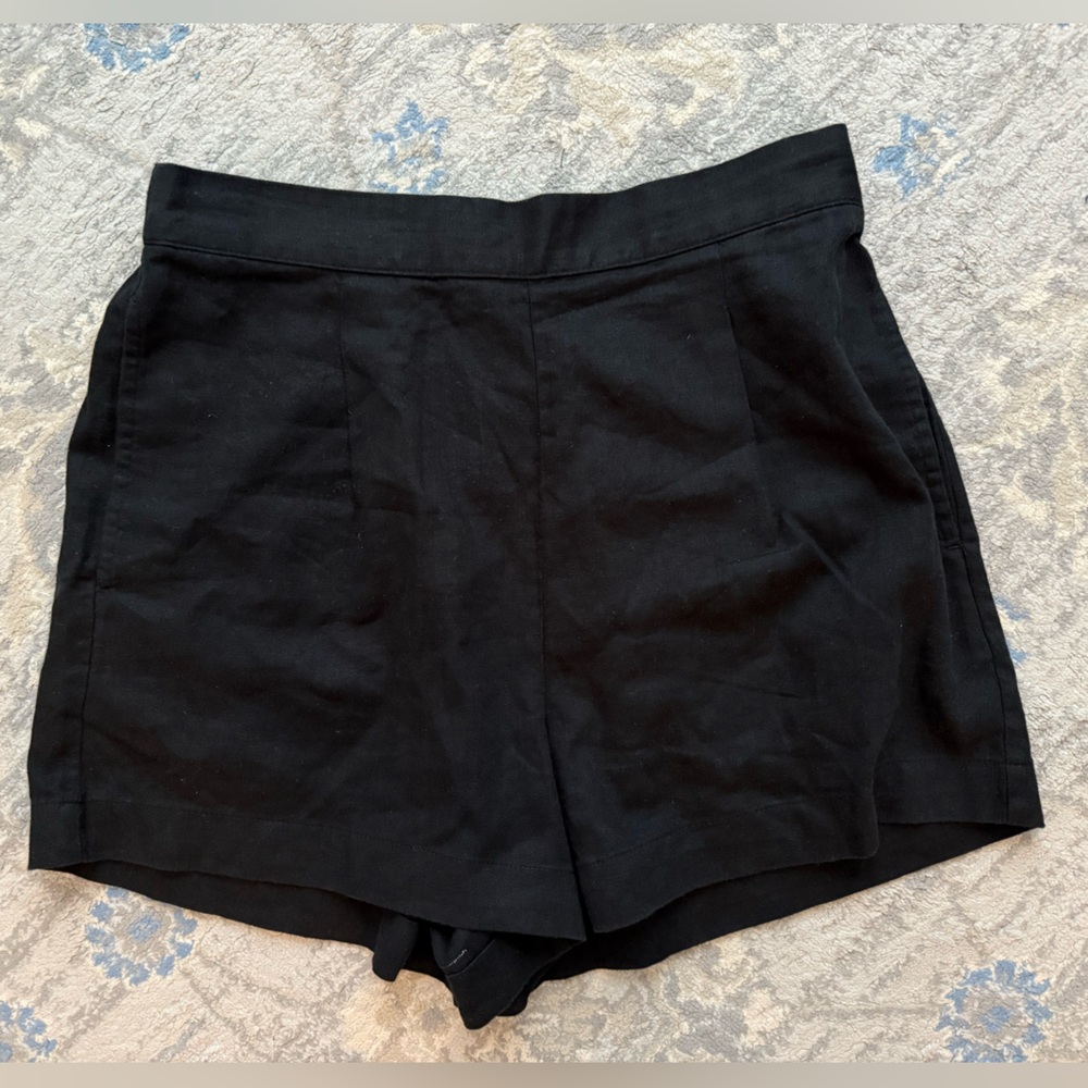 Clean Pull-On Shorts in Linen-Cotton - Picture 6 of 11